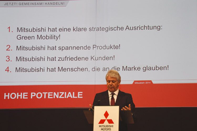 Mitsubishi-Geschäftsführer Werner H. Frey präsentierte auf der Händlertagung die Eckpunkte des Konzepts, mit dem sich die Importmarke in Deutschland strategisch neu aufstellen will. (Foto: Achter)