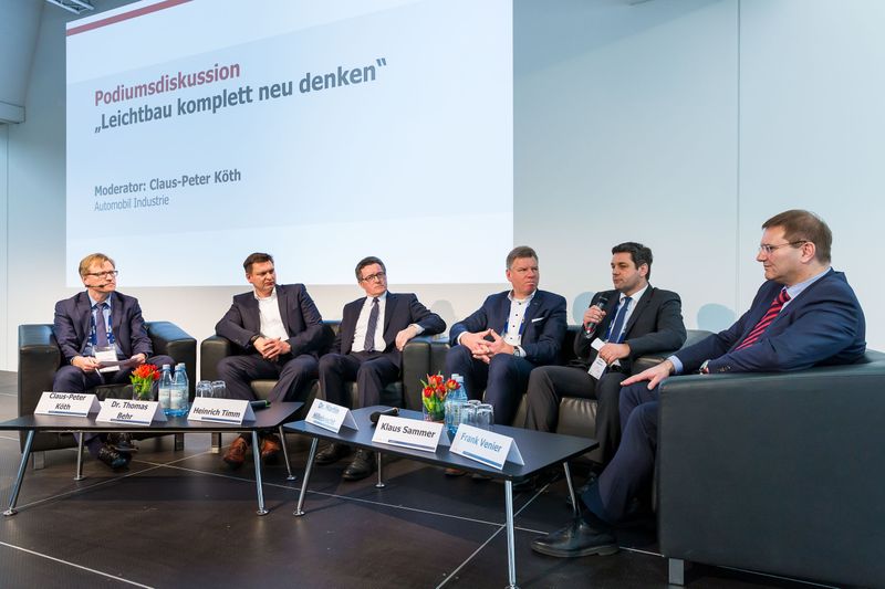 Die Podiumsdiskussion „Leichtbau komplett neu denken“, ... (Stefan Bausewein)