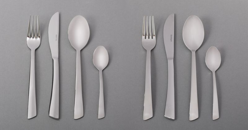 Eine der sieben gleichrangigen Auszeichnung geht an das Besteck Triangle. Links das Original der Amefa Stahlwaren GmbH, Solingen, Deutschland, Design: Kurz Kurz Design, Solingen, Deutschland; rechts das Plagiat vertrieben durch die Esmeyer GmbH & Co. KG, Erkrath, Deutschland. (Bild: Plagiarius e.V.)