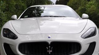 Der Maserati Gran Turismo MC Stradale deutet schon äußerlich die kompromisslose Fahrmaschine an. (Archiv: Vogel Business Media)