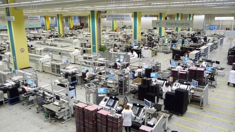 Die Produktions-Kapazität des Augsburger Werks umfasst außerdem täglich 14.000 PCs. (Archiv: Vogel Business Media)