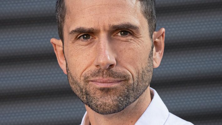 Auf dem Retrofit Innovation Day am 26. März 2026 erklärt Johannes Toloczyki von Bosch Rexroth, wie Steuerungshersteller aktiv und bewusst Lösungen für den Retrofit-Markt entwickeln können.(Bild:  Bosch Rexroth)