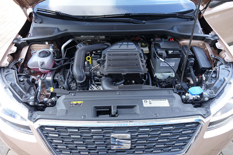 Zum Testen hatten wir den sehr lauten 1,0-Liter-Dreizylinderturbo mit 85 kW/115 PS und Sechs-Gang-Schaltgetriebe. Mit 7,9 Litern auf 100 Kilometer ist der Verbrauch zwar in Ordnung, aber weit entfernt von den angegebenen 5,0 Litern. (Jens Scheiner)