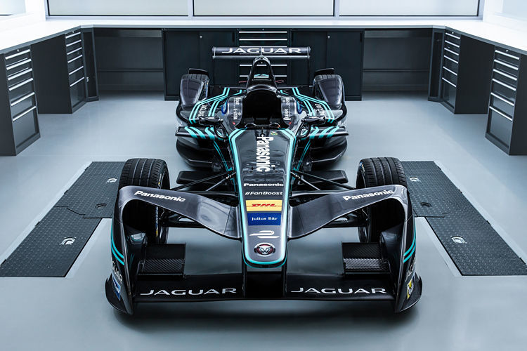 Nach einer motorsportlichen Unterbrechung von zwölf Jahren ist Jaguar wieder auf die Rennpisten zurückgekehrt – mit dem E-Renner Jaguar I-Type in die Formel E. (Jaguar)