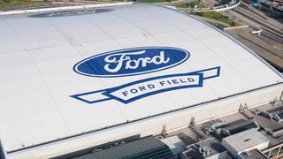 Elektrisierende Verluste! Ford hat sich, wie so viele andere Autokonzerne auch, mit der Elektroautostrategie verkalkuliert. Nun muss der US-Autokonzern 2-stellige Milliardeneinbußen hinnehmen und stellt die Weichen deshalb neu ... (Bild: Ford)