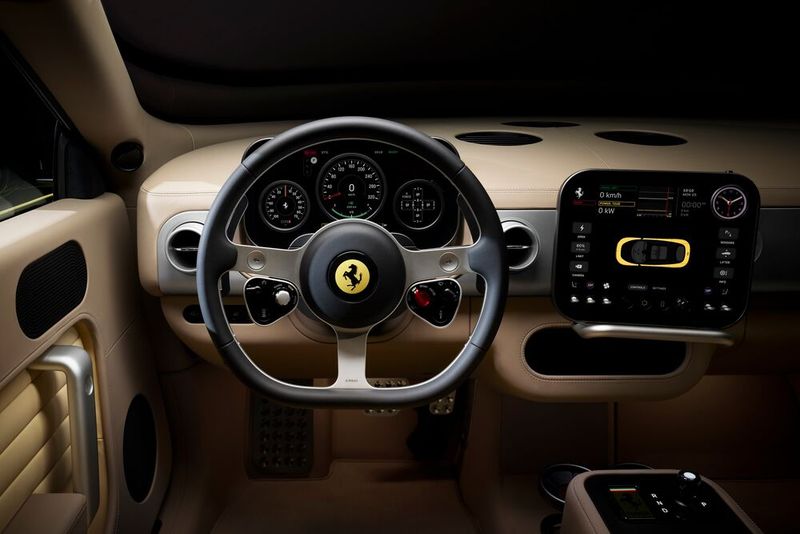 Das Cockpit prägt ein retro-futuristischer Stil. (Bild: Ferrari)