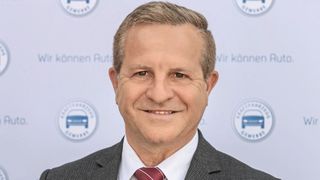 „Ich würde alles genauso wieder tun“, sagt Thomas Peckruhn, unter anderem  ZDK-Vizepräsident und Geschäftsführer der Automobilhandelsgruppe Liebe. Die aktuelle Lage stelle die Branche keineswegs vor Herausforderungen, die vom Handel nicht zu meistern wären.  (Bild: ProMotor)