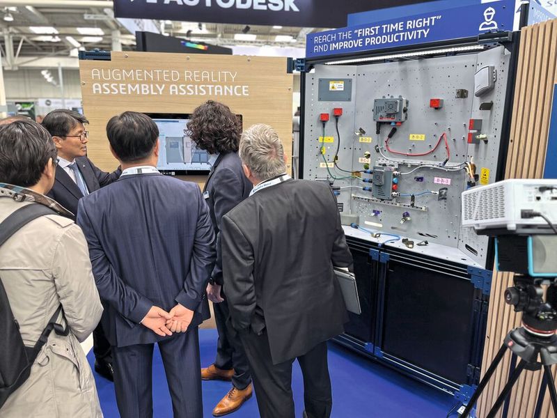Auf der Hannover Messe 2023 zeigte ein Showcase auf dem Stand von Dassault Systèmes wie Augmented Reality die Montage unterstützen kann. (Bild: Dassault Systèmes)