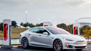 Künftig sollen nur noch Privatkunden ihre Tesla-Modelle an Superchargern aufladen. (Tesla)