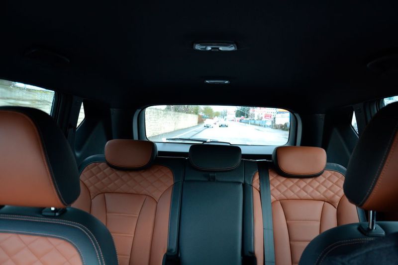 Wohlfühlatmosphäre schaffen eine Sitzheizung auf beiden Sitzreihen … (Michel / »kfz-betrieb«)