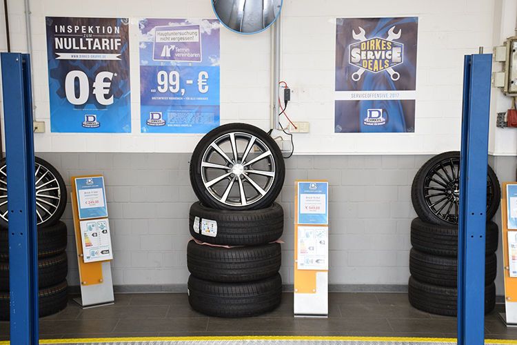Bereits in der Dialogannahme werden verschiedene Artikel attraktiv beworben und präsentiert. (Rosenow / / »kfz-betrieb«)