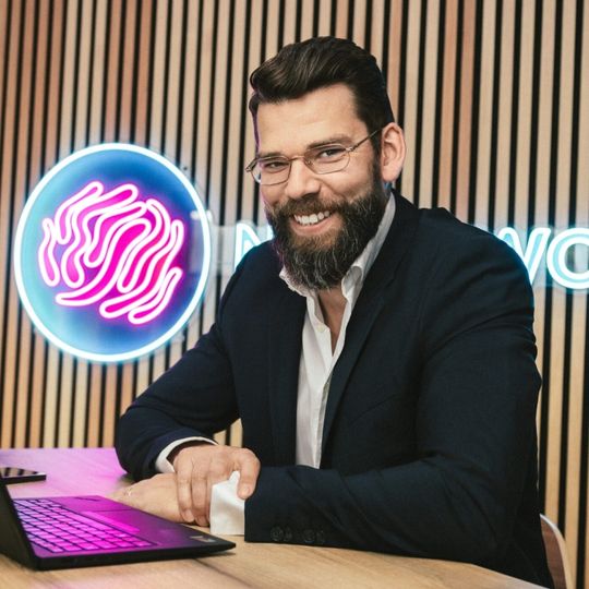 Christoph Knöll ist Gründer und Geschäftsführer der Neurawork.(Bild:  Neurawork)