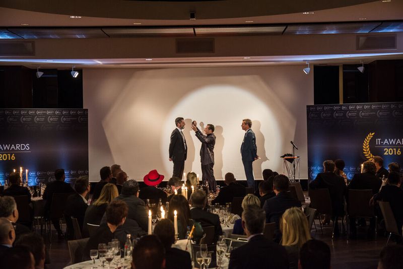 … und ordnete fünf persönliche Gegenstände fehlerlos zu. Die Schmach, dabei seinen Wetteinsatz von zehn Euro pro Fehlgriff zu verlieren, blieb ihm erspart – was nach eigener Aussage in der Vergangenheit nicht immer der Fall gewesen ist. (Bild: Dominik Sauer / VIT)