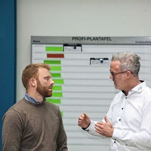 Von links: Matthias Wagner von Erbiwa und Marco Wiest von Mecadat im Gespräch.