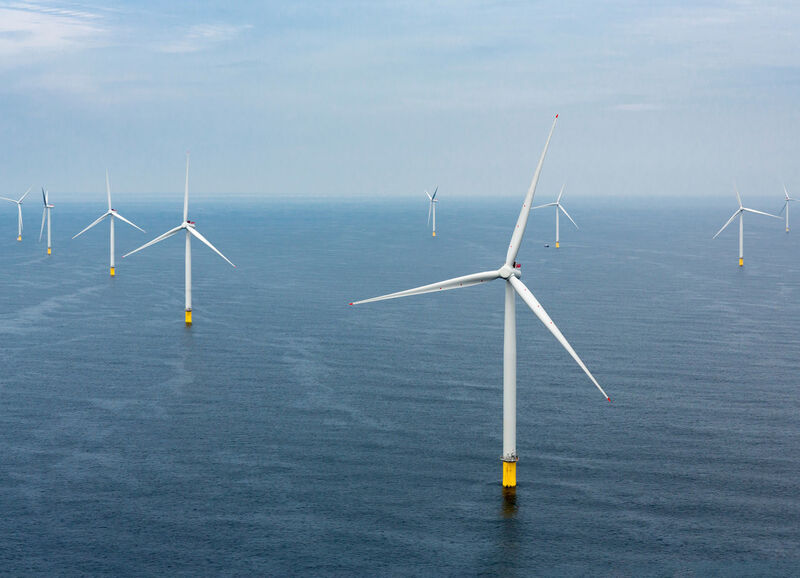 Das britische Offshore Windkraftwerk Westermost Rough versorgt mehr als 150.000 britische Haushalte mit klimafreundlichem Strom. Der Rotordurchmesser beträgt 154 m. (Bild: www.siemens.com/press)
