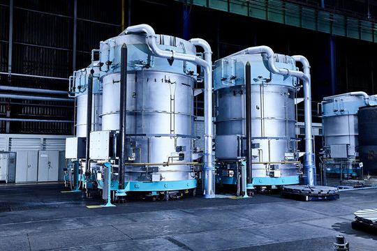 Das zweite Projekt, bei dem Wasserstoff die Weißblechverarbeitung klimaneutral machen soll, fokussiert dessen Einsatz an den sogenannten Haubenglühen. Es handle sich dabei um wichtige Grundlagenforschung, die vielen brennergestützten Prozessen helfen werde. Das zweite Projekt, bei dem Wasserstoff die Weißblechverarbeitung klimaneutral machen soll, fokussiert dessen Einsatz an den sogenannten Haubenglühen. Es handle sich dabei um wichtige Grundlagenforschung, die vielen brennergestützten Prozessen helfen werde.