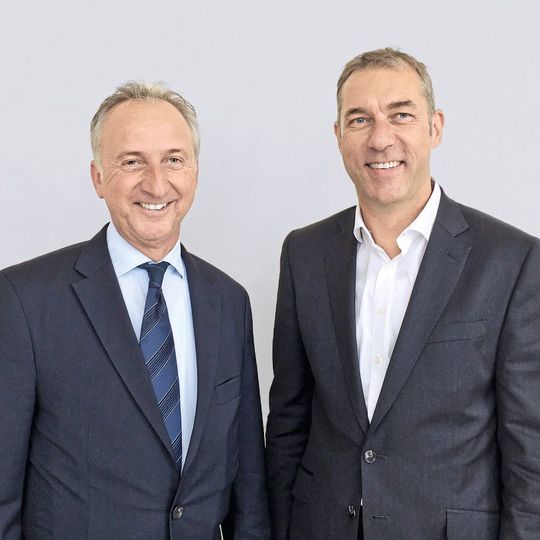 Paul Häpp (links), Vertriebsleiter Gewerbekundengeschäft, und Christian Barthels, Vertriebsdirektor Regionenvertrieb der BDK, wollen die Händler im Gewerbekundengeschäft stärker unterstützen.(Bild:  BDK)