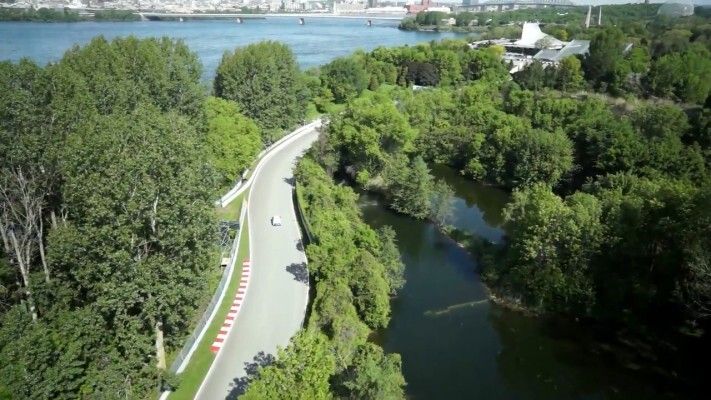 Das elektrisch angetriebene Versuchsfahrzeug mit Aluminium-Luft-Batterie auf dem Circuit Gilles-Villeneuve in Montreal. (Phinergy, Alcoa)