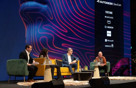 Im Rahmen des AI Leadership Forum der DevCon diskutierten Branchenexperten, wie sich KI-Integration auf Basis offener Datenmodelle in der Praxis umsetzen lässt. (Bild:  Autodesk)