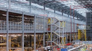 Erstmals als Aussteller dabei: Mitek mit seinen Stahlbaubühnen als Zwischengeschosslösungen. (Mitek)