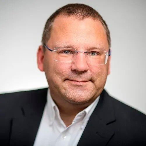Michael Künsebeck ist Inhaber von künsebeck e² consulting und zählt zu den profilierten Kennern der deutschsprachigen EMS-Branche.(Bild:  künsebeck e² consulting)