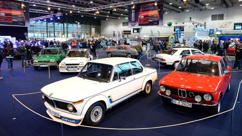 Das Gesamtkonzept überzeugt: Mit interessanten Sonderschauen und -aktionen eröffnet die Klassik Motorshow Bremen traditionell im großen Stil das Oldtimermessejahr.(Bild:  Dominsky – VCG)