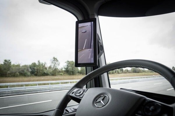 Der Mercedes-Benz Future Truck 2025: Weltpremiere der spektakulären Studie des Lkw von morgen – autonome Fahrt in eine faszinierende Zukunft (Mercedes-Benz)