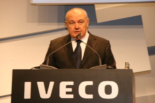 Iveco-Vorstandsmitglied Paolo Monferino glaubt, dass die Branche das Absatzniveau der Jahre 2007 und 2008 kurzfristig nicht wieder erreichen kann. (Archiv: Vogel Business Media)