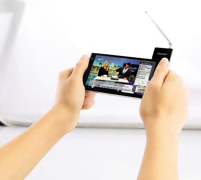 Mit dem Mini-DVB-T-Receiver „aDTV mobile“ von PEARL werden Android-Smartphones und Tablet-PCs zum mobilen TV - ganz ohne Internet. (PEARL)
