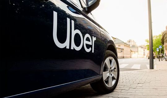 Der US-Fahrdienstleister Uber soll jahrelang heikle Fahrerdaten rechtswidrig weitergegeben haben. Die niederländische Datenschutzbehörde verlangt ein Bußgeld von 290 Milliionen Euro. Uber dementiert diese Vorwürfe und hält die Strafe für unangemessen ...(Bild:  Uber)