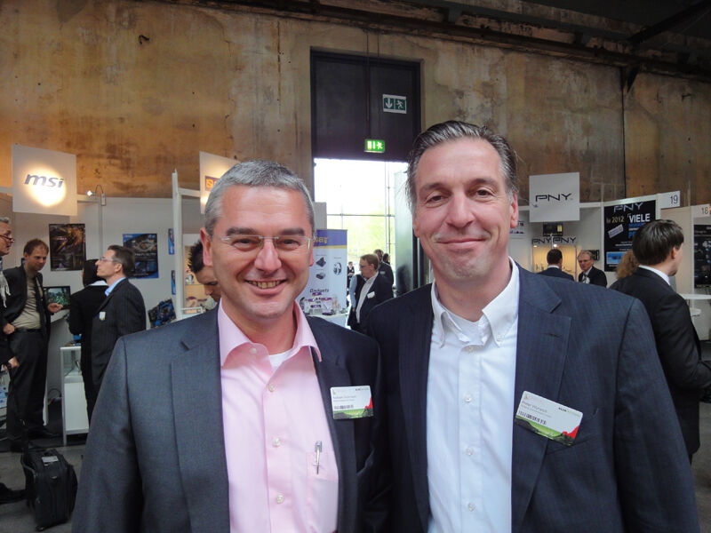 Andreas Guthmann mit seinem neuen Kollegen Peter Wyrwich, Netgear (Archiv: Vogel Business Media)