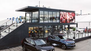 Auf dem 47. Oldtimer-Grand-Prix am Nürburgring debüttierte das neue Volvo-Forum. (Volvo)