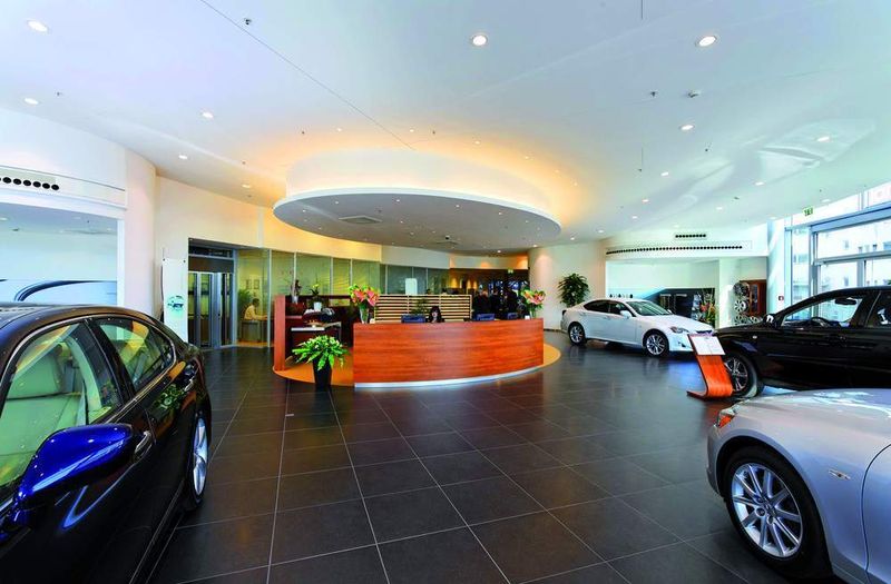 Das geräumige Lexus-Forum in Frankfurt am Main ist ein Vorzeigebetrieb. (Archiv: Vogel Business Media)