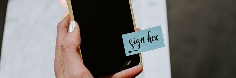 Signaturen spielen auch im E-Mail Marketing eine wichtige Rolle: So steigt das Misstrauen bei (potenziellen) Kunden, wenn keine Signatur verwendet wird.