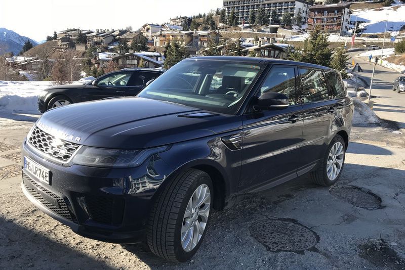 Wer noch mehr über den Range Rover Sport P400e und seinen Hybridantrieb wissen möchte, der sollte sich für eine Probefahrt auf den Weg zum nächsten Jaguar-Land-Rover-Händler machen. (Michel / »kfz-betrieb«)