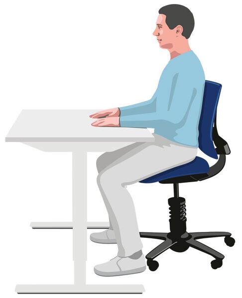 Ohne Armlehnen nutzt man den Schreibtisch automatisch in der physiologisch optimalen Höhe. (Aeris)