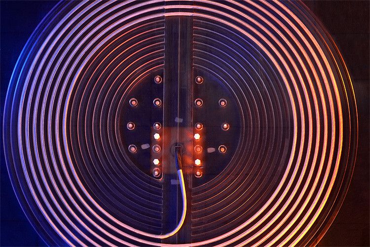 Der Prototyp einer Spule zur kontaktlosen Energieübertragung. (Foto: Fraunhofer ISE)