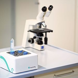 Abb. 2A: Der Tissue Grinder kombiniert intelligente Regelalgorithmen mit mechanischer Dissoziation, um eine hohe Qualität an Zielzellen zu gewährleisten. ...