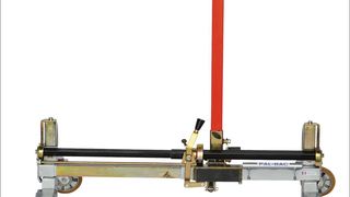 Flexibler Senkrechtstartet: Der Flexi-Hubwagen von Bartels überzeugt mit seiner Breitenverstellbarkeit. (Bild: Karl H. Bartels)