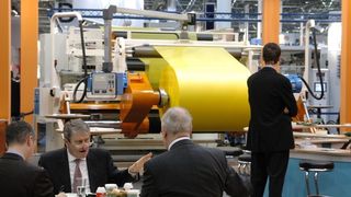 Der Folienmarkt wächst schnell und mit ihm die Technik. Bild: Messe Düsseldorf (Archiv: Vogel Business Media)