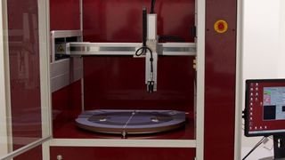 Mit dem Hochfrequenz-Wirbelstromprüfverfahren von Suragus, lassen sich zahlreiche Effekte und Defekte in CFK-Materialien mittels hochauflösendem Leitfähigkeitsmapping feststellen. (Bild: Suragus)