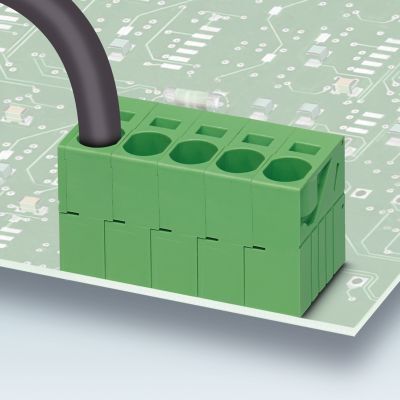 35 mm² in Sekunden anschließen - die SPT-Serie ermöglicht eine einfache Kontaktierung, weil der vorkonfektionierte Leiter per Push-in-Technik eingeführt wird. (Bild: Phoenix Contact)