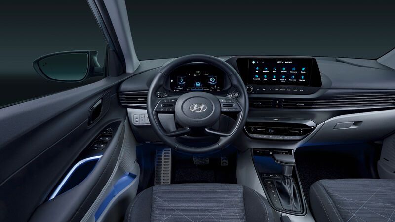 Das merkt man vor allem innen, die Cockpits der beiden Modelle sind nahezu identisch. (Bild: Hyundai)