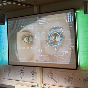 Wie entstehen neue Produkte und Lösungen? Kann man eine Revolution planen? Phoenix Contact gab am Zukunftsgestalter-​Event Antwort darauf.