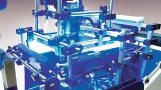 Blaue LEDs in der industriellen Bildverarbeitung: Mit einem neuentwickelten Messobjektiv ist eine doppelte Auflösung oder doppelte Schärfentiefe möglich. (Bild: Vision & Control)