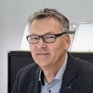 Frank Hinz ist Bereichsleiter Vertrieb bei Omniray und Spezialist in Sachen Kommunikationslösungen. (Bild:  at – Aktuelle Technik)