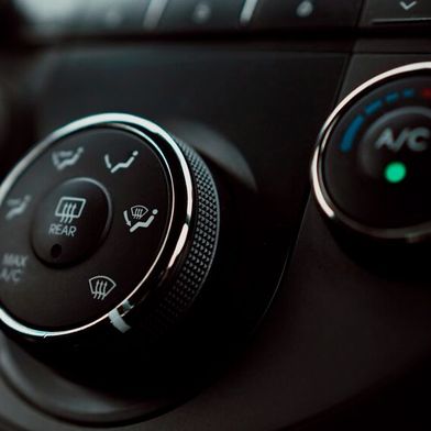 Kaum noch Tasten, immer größere Displays im Fahrzeug war jahrelang Trend. Nun gibt es in China ein Umdenken: Knöpfe feiern ihr Comeback. (Bild: frei lizensiert bei Pixabay)