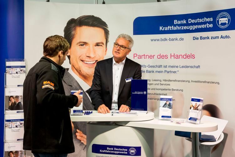 Die Zubehör- und Reparaturfinanzierung der Bank Deutsches Kraftfahrzeuggewerbe hat sich in den vergangenen drei Jahren bereits gut entwickelt. „Dennoch gibt es in der Branche für dieses Thema noch großen Bedarf“, erklärte Klaus Ixmeier, Gebietsleiter Region Süd der BDK. (Stefan Bausewein)
