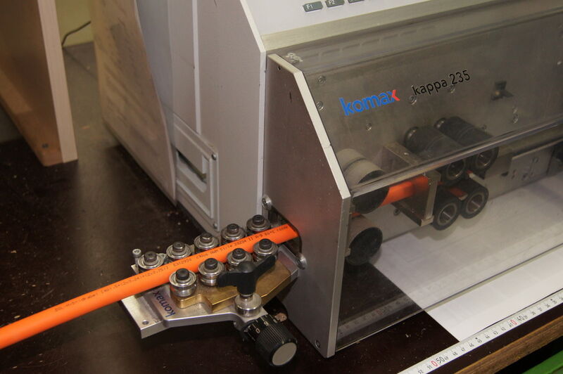 Für verschiedene Antriebshersteller konfektioniert Inos speziell geschirmte Hiperface-DSL-Kabel mit individueller Anschlusstechnik. (Bild: Inos)
