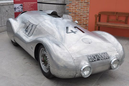 Der Petermax Müller Weltrekordwagen (Baujahr 1949) mit 4-Zylinder-Porsche-Prototypmotor (78 PS) wurde auf Basis eines VW-Chassis entwickelt.  (Archiv: Vogel Business Media)